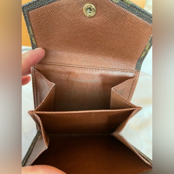 LOUIS VUITTON ~Authentic Elise Monogram Compact Wallet - Picture 3 of 6